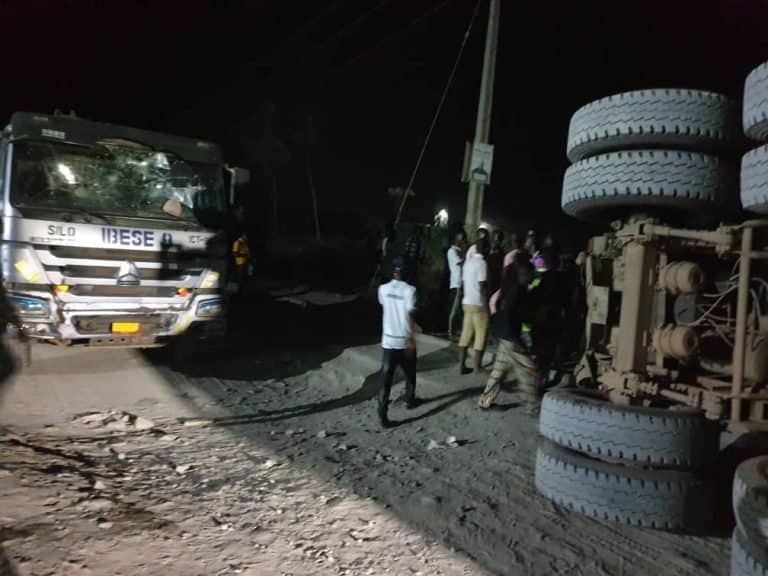 BREAKING: Dangote Truck Crushes Vehicle In Lagos, 6 killed, One Trapped