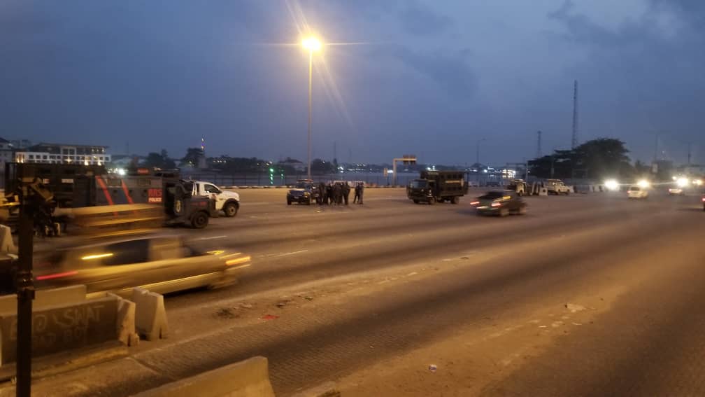 Armed Policemen Surround Lekki Toll Gate Ahead Of Today’s Protests