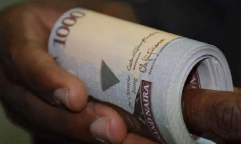 BREAKING: Naira Falls To All-Time Low On Official Market, Sells Above N800/$1 Under Tinubu