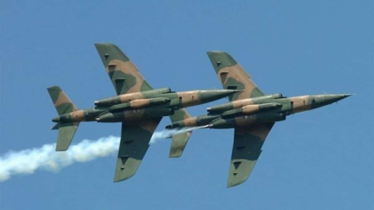 BREAKING: Nigerian Air Force Jet Crashes In Kaduna, Pilots Killed