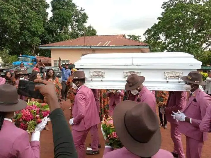Osinachi Nwachukwu Burial: Ekwueme Singer Finally Buried In Abia