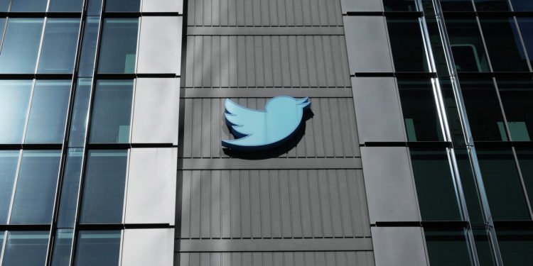 #TwitterDown: Micro-Blogging Site, Twitter Crashes Worldwide