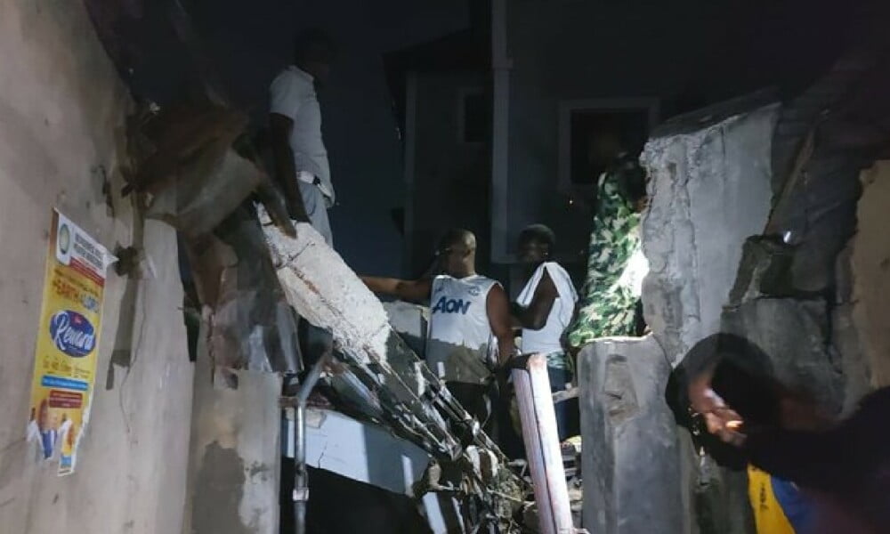 BREAKING: Two Children Killed In Lagos Building Collapse