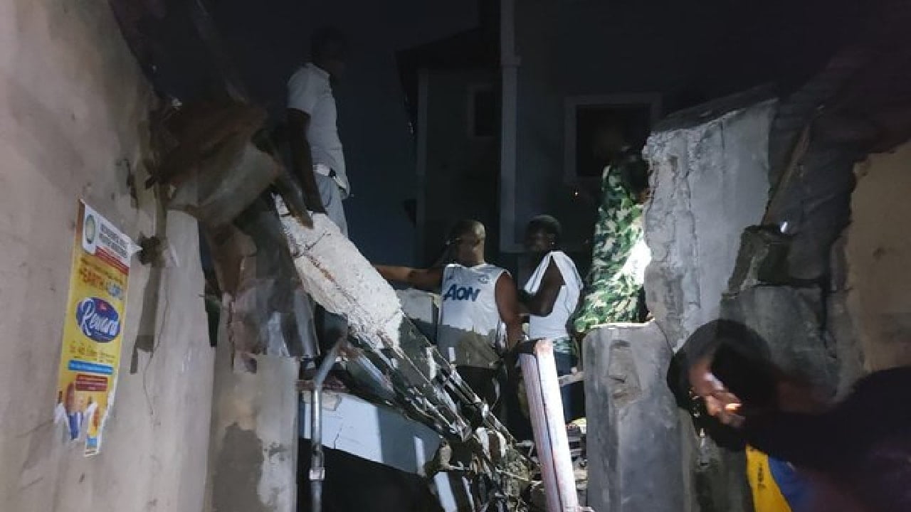 BREAKING: Two Children Killed In Lagos Building Collapse