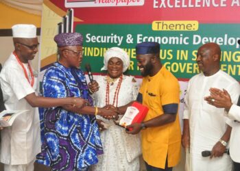 Akmodel MD, Daniel Kolawole Olukoya, Idris Olubola Musa, AIG Mohammed Ari Ali, Others Receive Awards At The Pride Newspaper Event