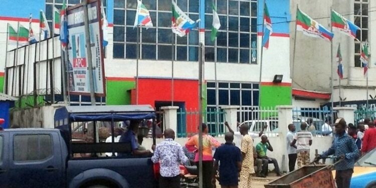 JUST IN: Police Take Over APC National Secretariat in Abuja