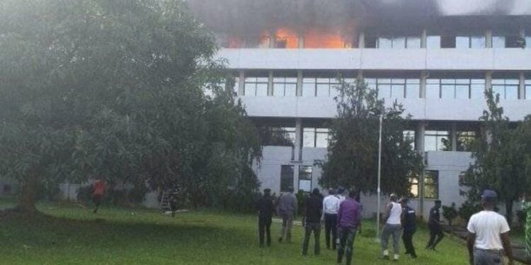 BREAKING: Fire Razes Supreme Court Building In Abuja [Video]