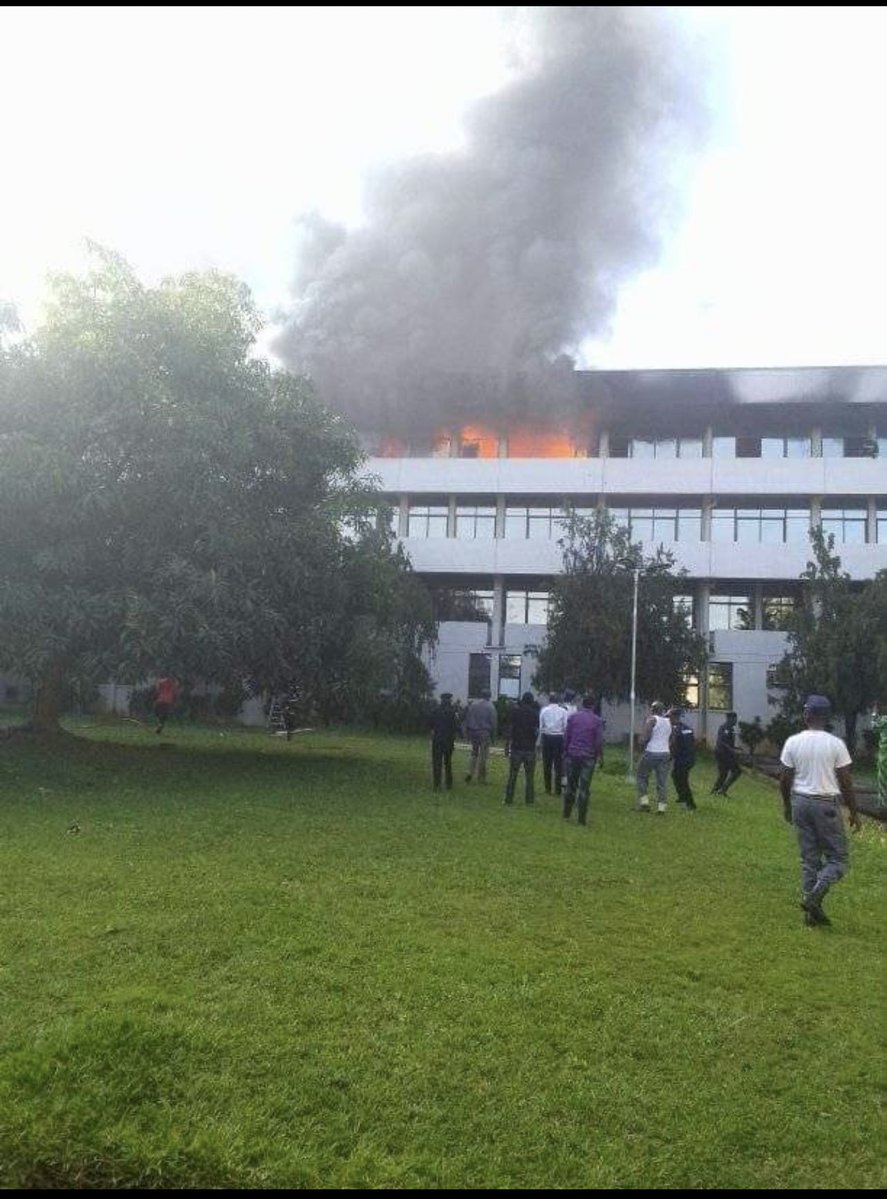 BREAKING: Fire Razes Supreme Court Building In Abuja [Video]