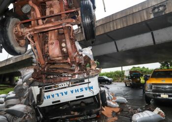 BREAKING: Gridlock As Fatal Accident Occurs At Otedola Bridge [Video]