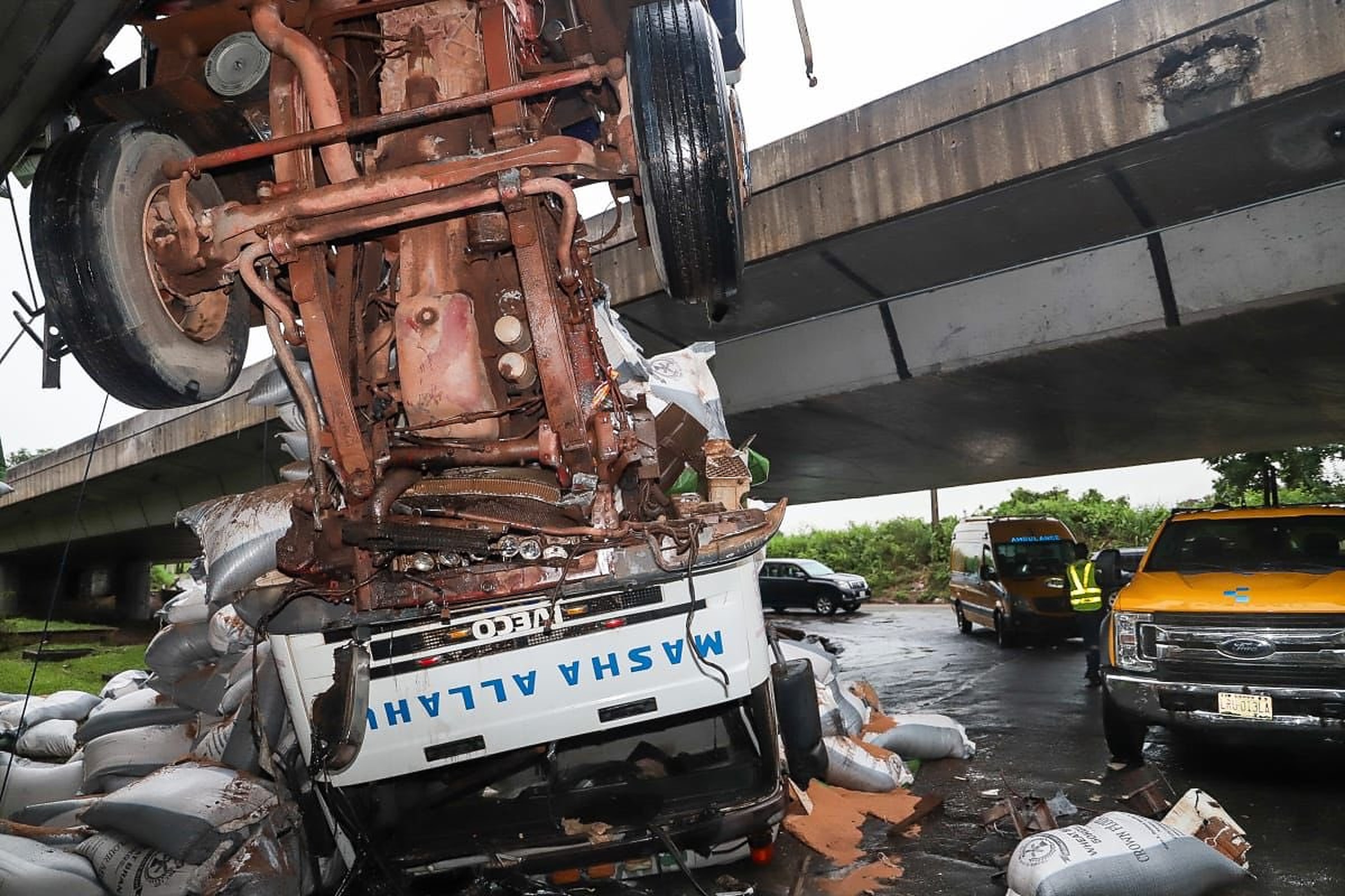 BREAKING: Gridlock As Fatal Accident Occurs At Otedola Bridge [Video]