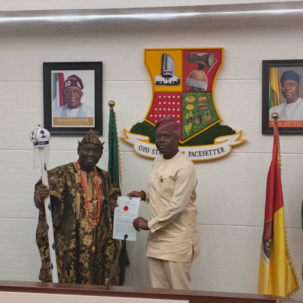 Governor Makinde Presents Staff of Office to New Alaafin of Oyo