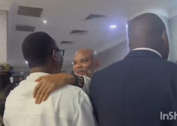 BREAKING: Police Arrest Omoyele Sowore in Court After Meeting Nnamdi Kanu [Video]