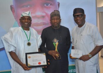 Fidelity Bank Receives Customs Service Award for Pioneering Role in UCMS Implementation