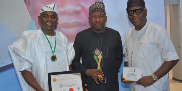 Fidelity Bank Receives Customs Service Award for Pioneering Role in UCMS Implementation
