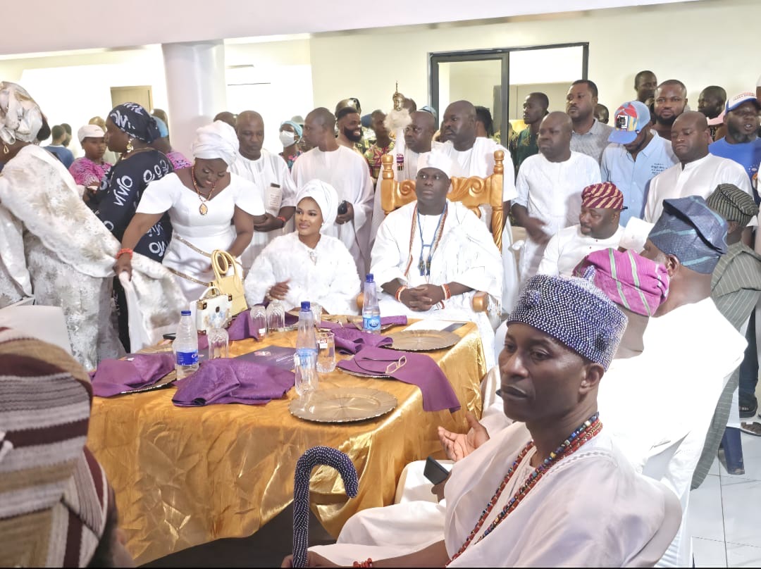 Akmodel Group MD Felicitates Ooni of Ife on His 10th Coronation Anniversary