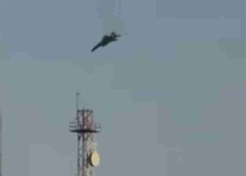 US F-15 Fighter Jet Crashes in Kuwait Amid Iran War [Video]