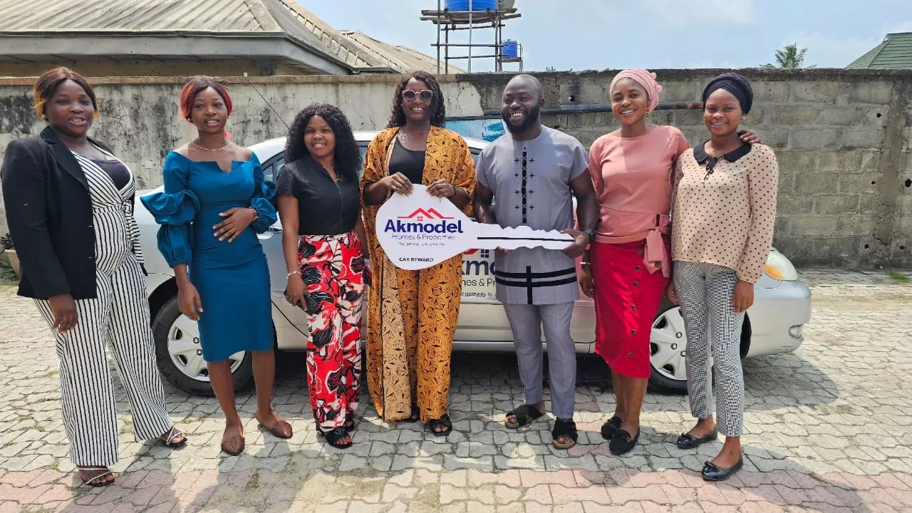 Akmodel Groups MD Presents Car Gift To Former General Manager Lagos Branch