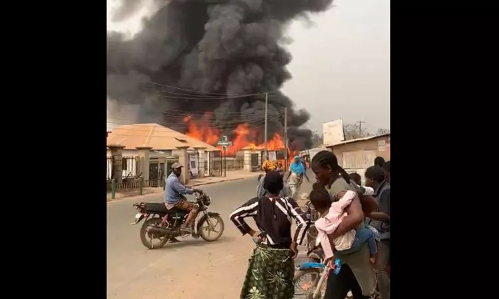 BREAKING: Tension As Fire Breaks Out In Ibadan Community Days After Explosion [Video]